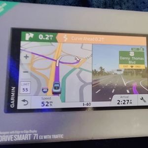Garmin Drivesmart 71 ex with traffic